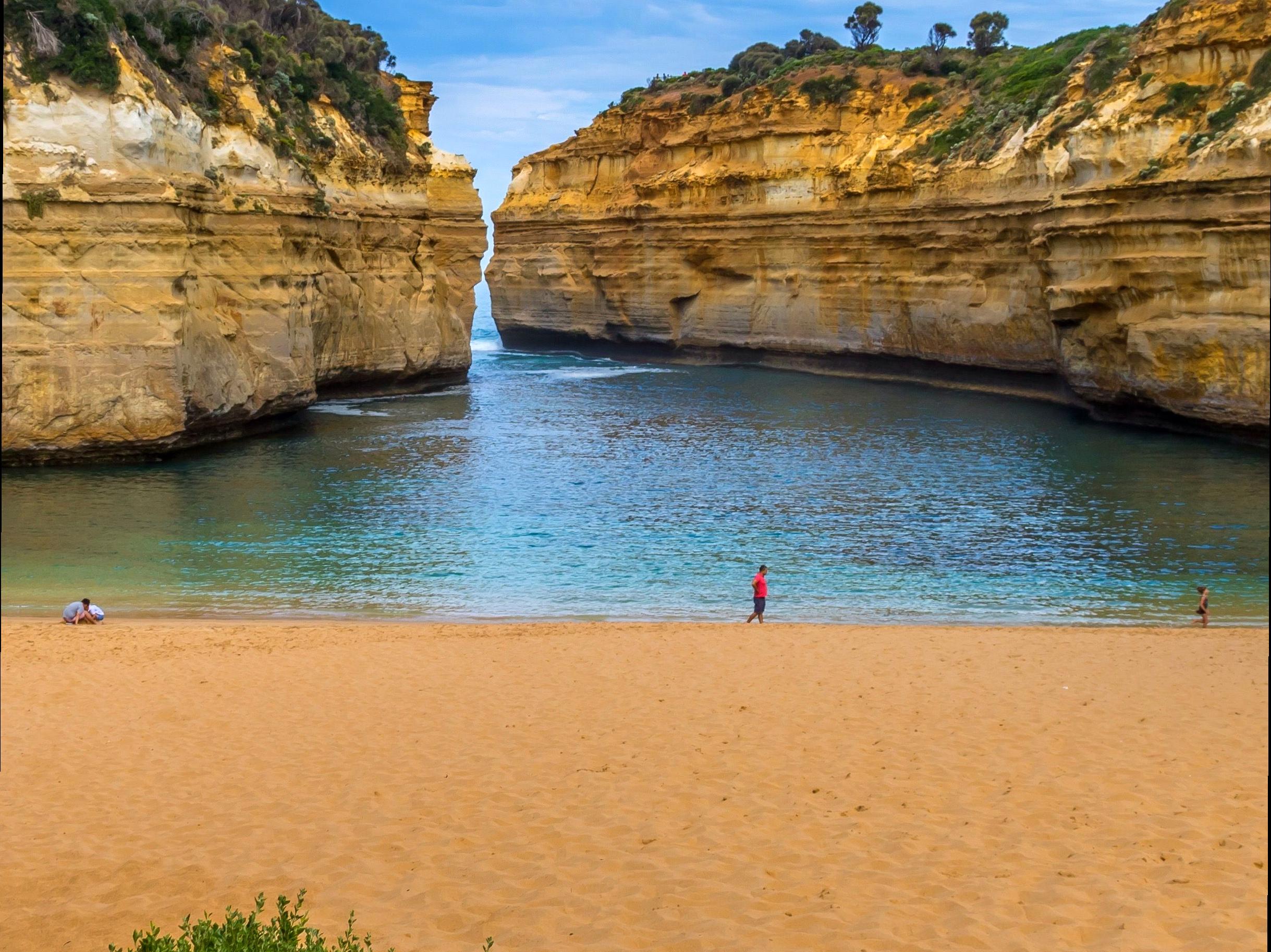 Discover the Breathtaking Landforms at Loch Ard Gorge