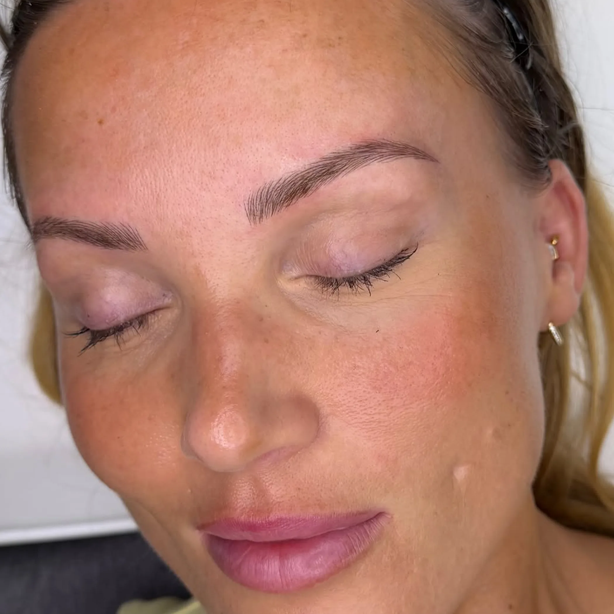 permanent makeup brows close-up