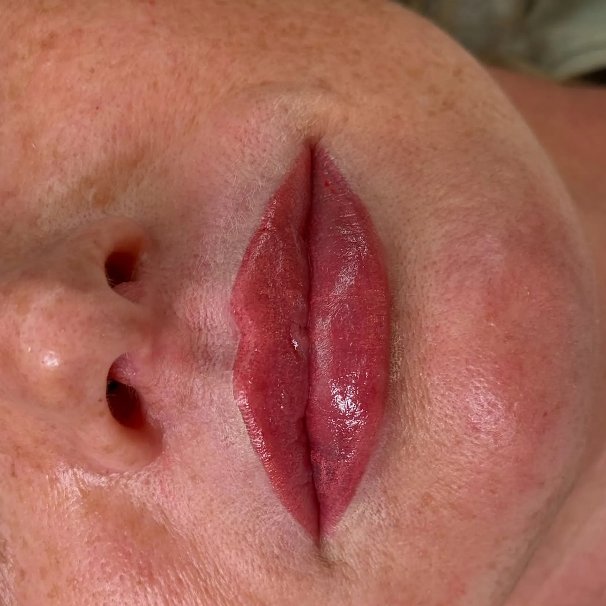 lip permanent makeup procedure